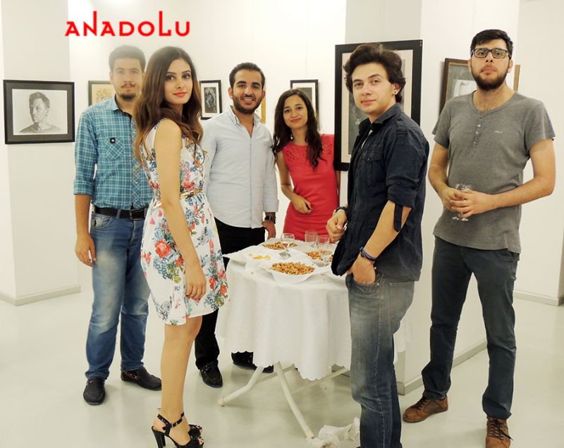 Karakalem Resim Sergisinde Örnekler Adana